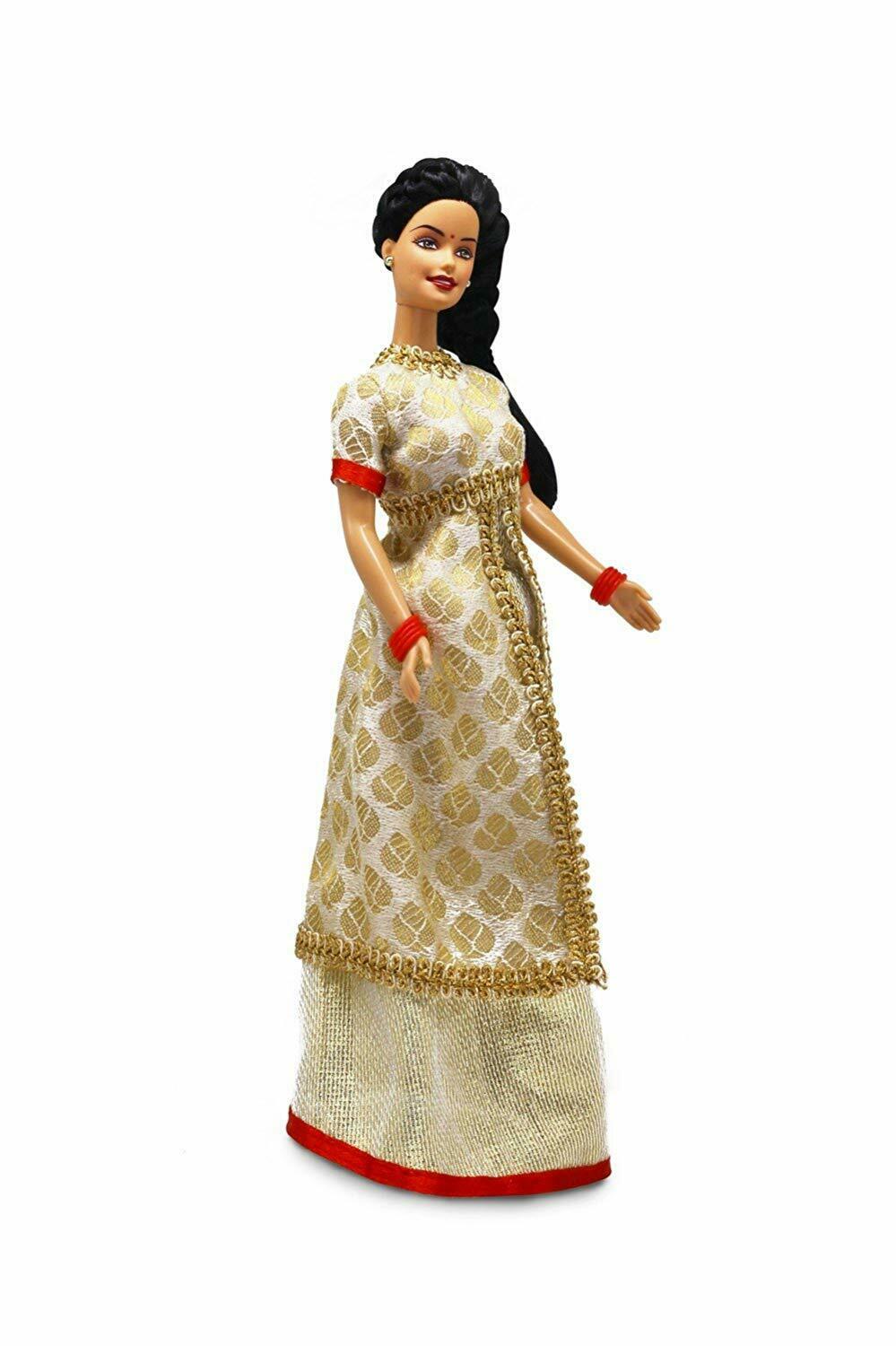 Barbie in India New Visits Taj Mahal (Dress Color may Vary As per Stock )
